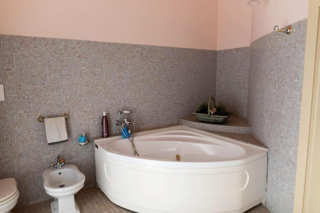 Ercole Luxury Flat Apartman Sessa Aurunca Kültér fotó